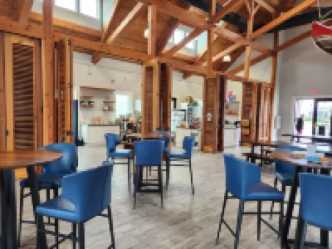 Sweet Caroline Coastal Home Beaufort NC BeauCoast FlexChkIn/Out Poss Master Main