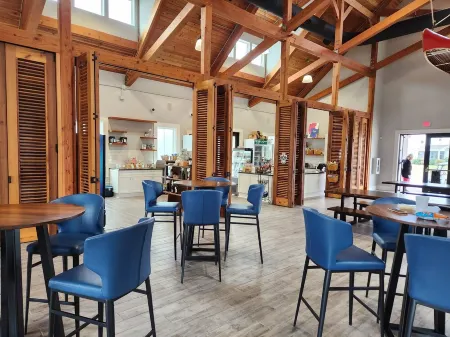 Sweet Caroline coastal home Beaufort, NC 28516 in Beau Coast Comm master on main