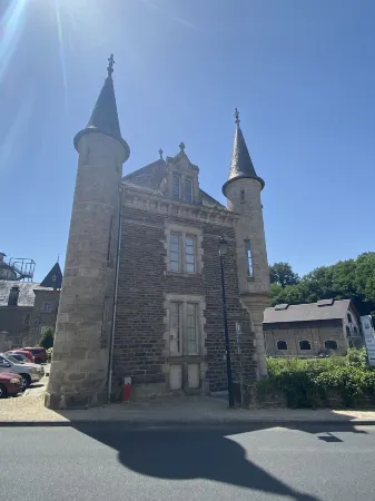 Venez Dormir Dans Lancien Hospice Duzerche