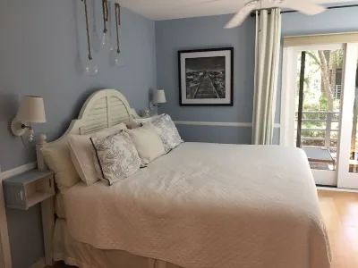 Tranquil villa just steps from the beach!