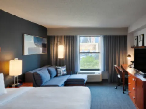 Courtyard Springfield Downtown Hotels in Springfield