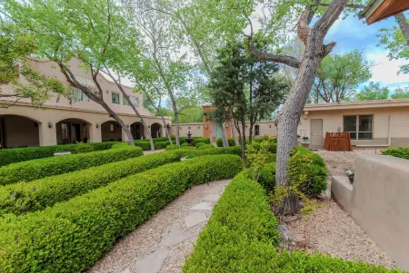 North Sunflower Casita @ SantuaRio Grande - Cozy Casita+Fireplace+Private Patio