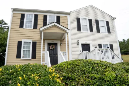 Beautiful 2 Bedroom Townhouse in Marietta