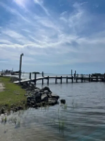 Charming 2-bedroom cottage in Sneads Ferry with WiFi and AC