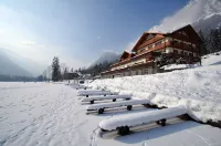Vacation apartment directly at Hintersee, Ramsau near Berchtesgaden, 4 persons Hotel a Ramsau