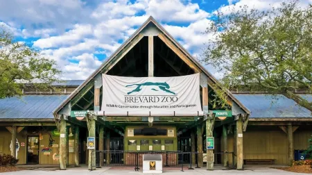 Ocean Breeze Retreat. 3-bedroom house in lovely Merritt Island.