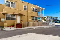 2 Story 3Br/3BA + 2 Oceanview Terraces + Free Parking