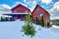 Prime Mountaintop Luxury Lodge, Spacious Outdoor Living. Amazing Views Sleeps 20