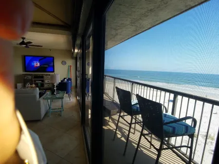 Closest Direct Oceanfront, Luxury Condo to Historic Flagler Avenue Отели рядом с достопримечательностью «Marine Discovery Center»