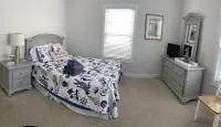 BreeSea, Ocean Front Family Beach Home! Beautiful Sunrise. Great Beach location!