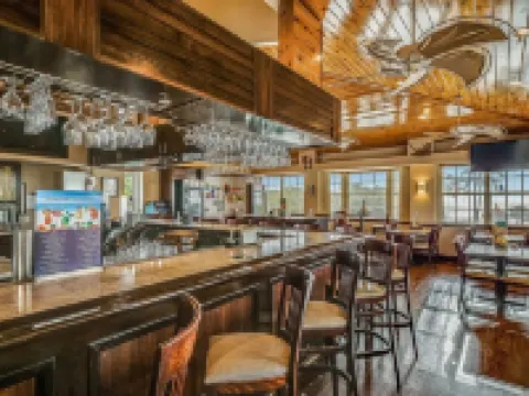 Oceanfront Key Largo Paradise~Private Beach~Pool~Tennis~Marina~Cafe/Bar โรงแรมในTavernier