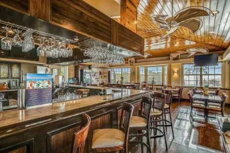 Oceanfront Key Largo Paradise with Private Beach~Pool~Tennis~Marina and More.... Отели в г. Тавернье