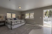 Spacious 6Br Mountain Getaway!  on Shuttle Route, Hot Tub, Game Room, Sleeps 16+