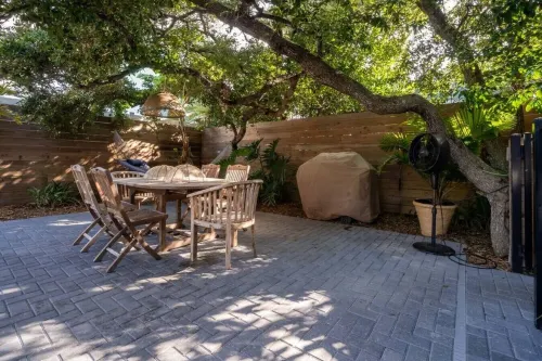 Driftwood Retreat-Brand New 4 Bedroom Pool Home