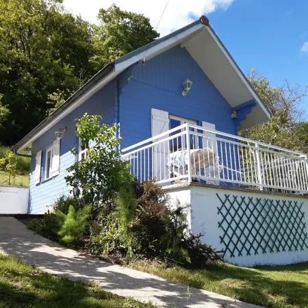 3-star gîte, green setting, close to shops, free WiFi