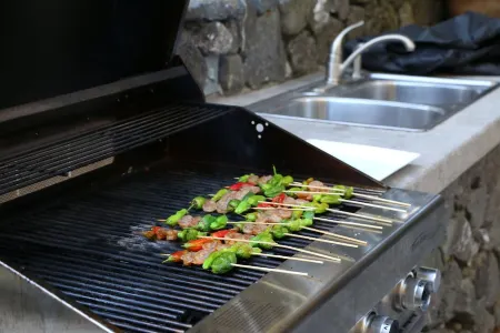 Luxury Redwoods Estate Compound w/ Hot Tub and Fire Pit