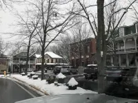 Stylish Cabin within a mile of Town Square