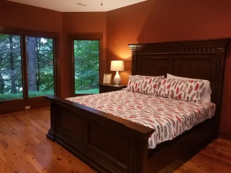 Lakefront on Norris. Spectacular Views! Tram to 1000+ sqft dock! 5 Wooded Acres.