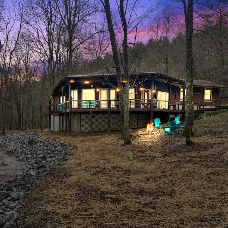 Creekside Delight!! Near Orchard, Rivers, Vineyard, Hiking, 3Kings-Sleeps10 Fido