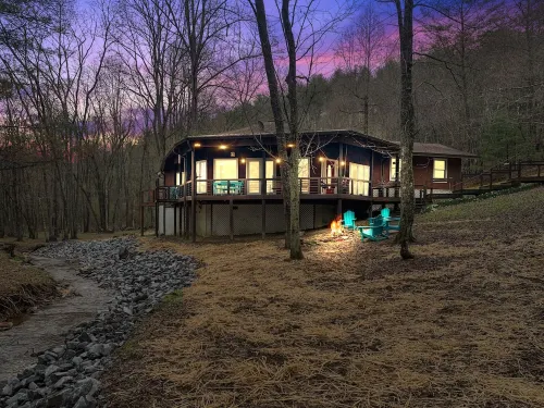 Creekside Delight!! Near Orchard, Rivers, Vineyard, Hiking, 3Kings-Sleeps10 Fido