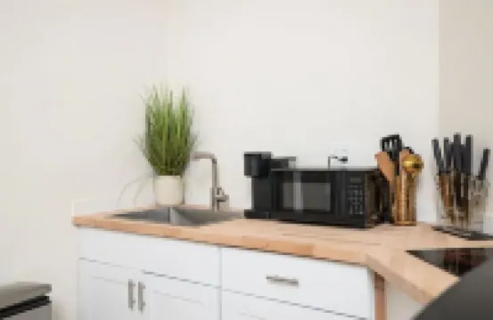 Guest House Roseville Retreat