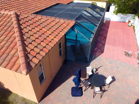 Spacious 4-bedroom house in brilliant Coral Springs with AC Отели рядом с достопримечательностью «Парк Орчид»