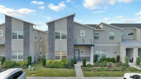 Fun-Filled 5-Bedroom Home with Private Pool & Steps from Water Park! Отели рядом с достопримечательностью «ChampionsGate Golf Resort»