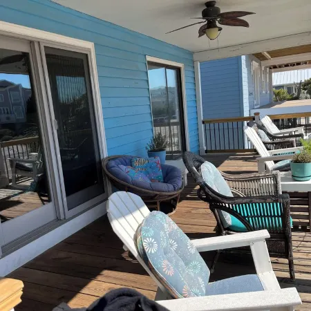 Family and Pet Friendly, steps from the beach