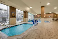 Drury Inn & Suites Charlotte Arrowood Hoteles en Charlotte