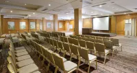 Waldorf Astoria Versailles - Trianon Palace Hotels in Le Chesnay