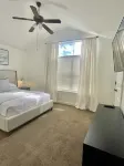 Cozy townhouse in the heart of Fayetteville, minutes from the U of A.