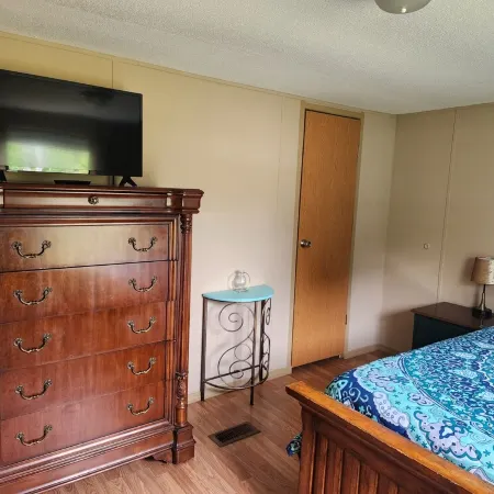Pop's Place - Beautiful lake view 3bd/2ba on 6 acres.