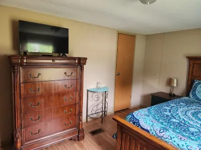 Pop's Place - Beautiful lake view 3bd/2ba on 6 acres.