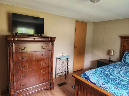 Pop's Place - Beautiful lake view 3bd/2ba on 6 acres.