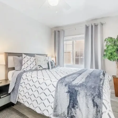 Cozy 1BR Bungalow by the beach, coffee, and dining