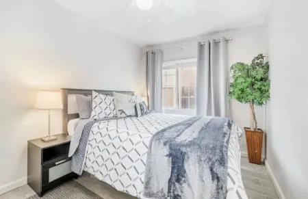 Cozy 1BR Bungalow by the beach, coffee, and dining Отели рядом с достопримечательностью «City of Oceanside»