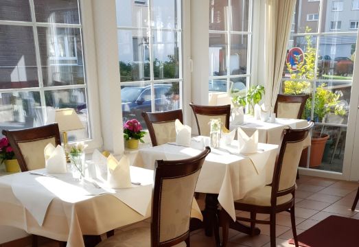 네슈트슈테데너 호프 분위기