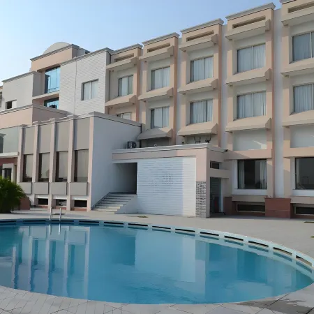 Sobti Continental Hotel
