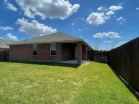 Charming 4-bedroom house in Anna with WiFi and AC