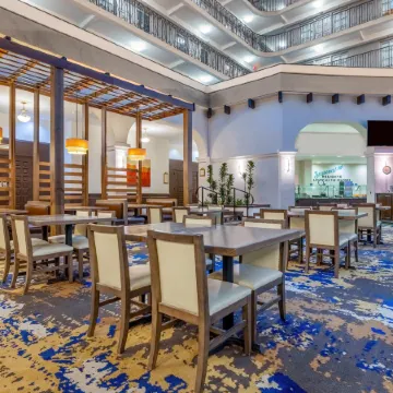 Embassy Suites by Hilton Tulsa I-44