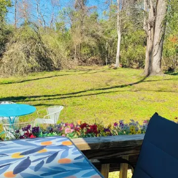 Immaculate Private Home w/Visiting Deer & Parking