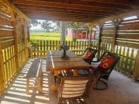 Charming Farmhouse Getaway with Nature & Family Fun in Corsicana, TX