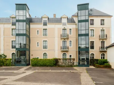 Les Balcons de Cézembre Hôtels à proximité de : SIMAERO