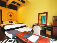 Wassa Wassa Hotel Hotels in Higashi