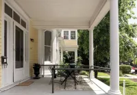 Classic Elegant 2 Bedroom 2 Bath near Eden Park