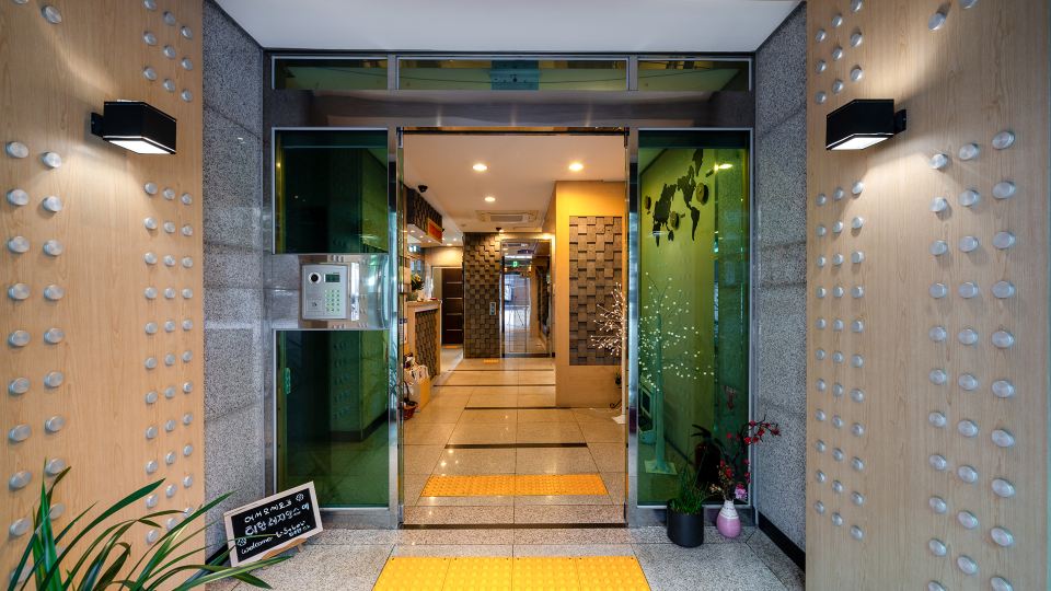 Ian Residence
