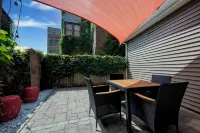 5th and Grand Lovingly Restored Brownstone Troy NY Unit 2 Hotels near Cogswell Laboratory