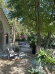 Wine Country!  Unique  2-bedroom horse farm, close by 5 star dining, 5 wineries