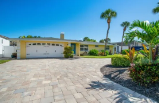 Luxe 3BR Siesta Key Home Pool