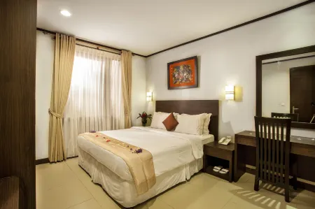 Summer Hills Hotel & Villas Bandung Отели рядом с достопримечательностью «Museum Pendidikan Nasional UPI»